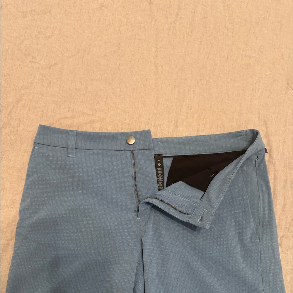 Lululemon Men's Short - Picture 3 of 3